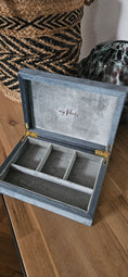 Bild in Galerie-Betrachter laden, Schmuckbox
