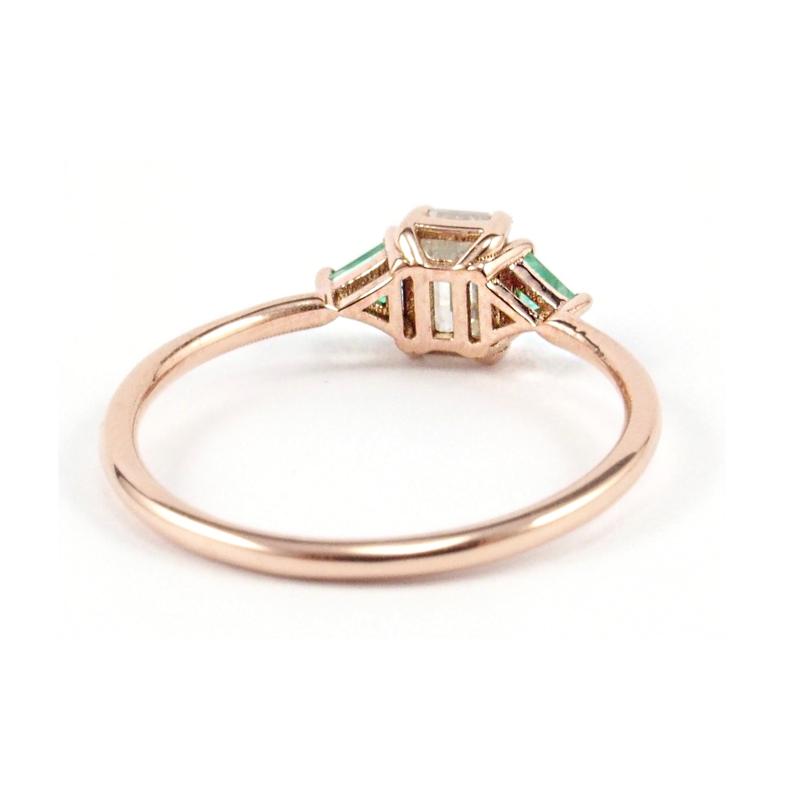 Ring Emira