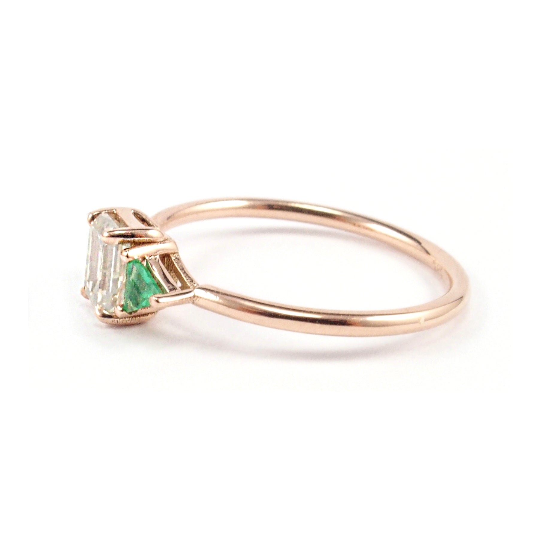 Ring Emira