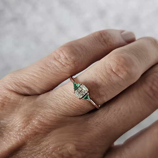 Ring Emira